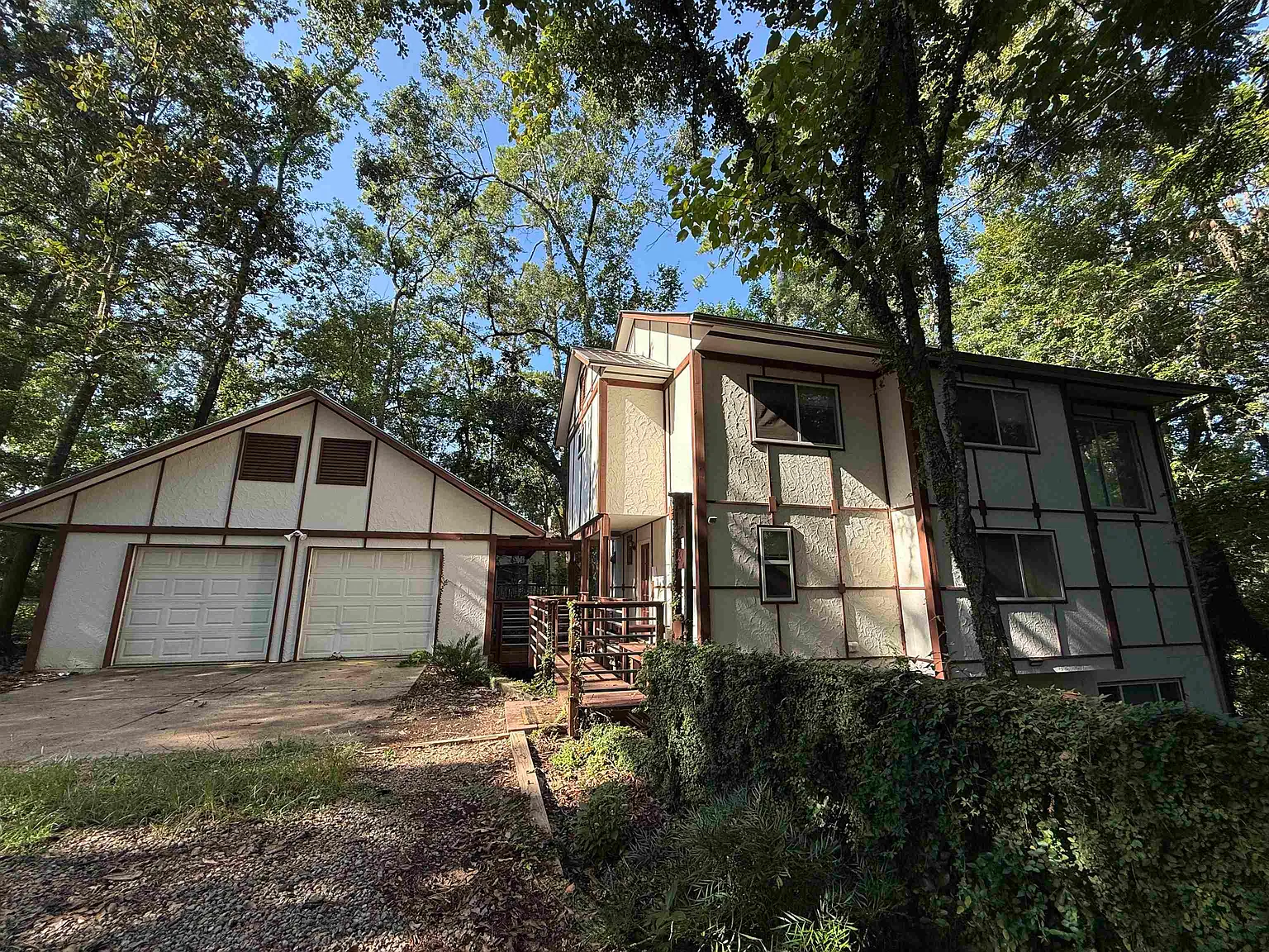 4 bed, 3.5 bath, 1997 sqft, $2,500 — Photo 2