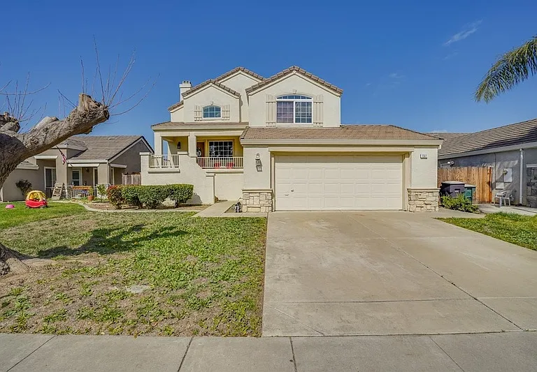 1561 Spring Ct — Photo 4