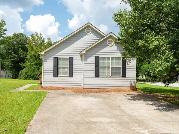 1217 Foxwood Dr, Douglasville, GA 30134