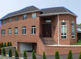 144 Grymes Hill Rd, Staten Island, NY 10301