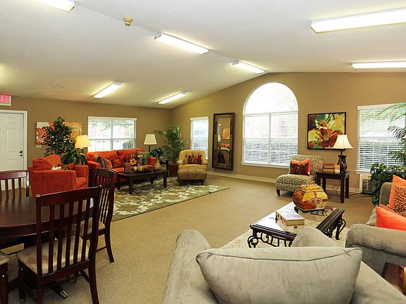 2nd image of 2304 Victory Blvd #11856875