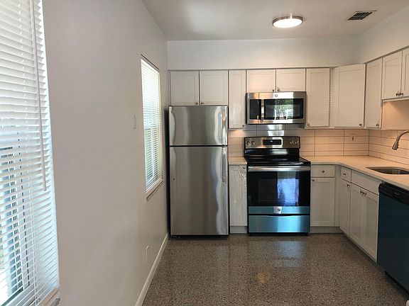 5th image of 902 S Bruce St APT A
