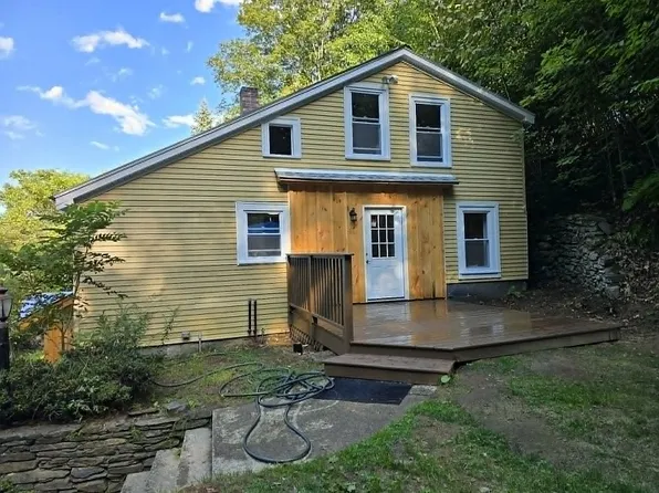 7 Bacon St, Springfield, VT 05156