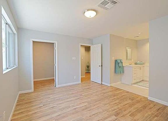 4th image of 14 E Balboa Dr
