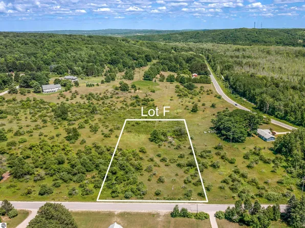 00F Airport Rd, Frankfort, MI 49635