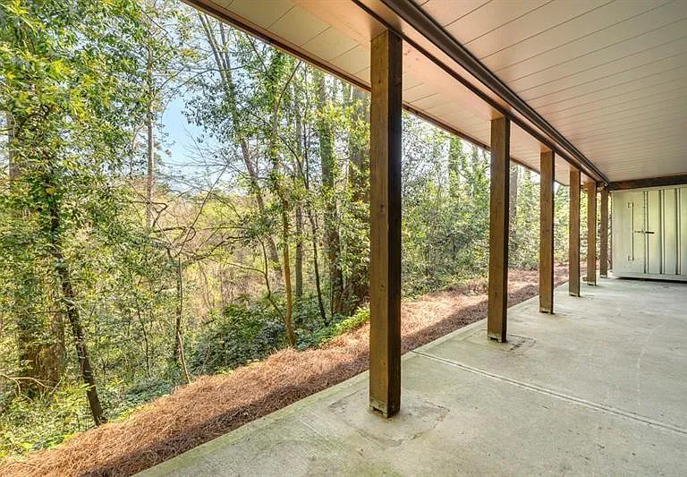 1921 Walthall Dr NW — Photo 36