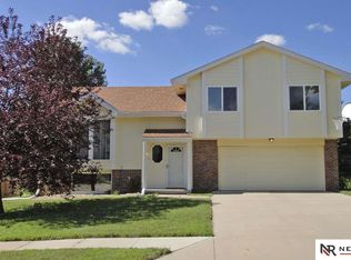 8160 Willit St, Omaha, NE 68122