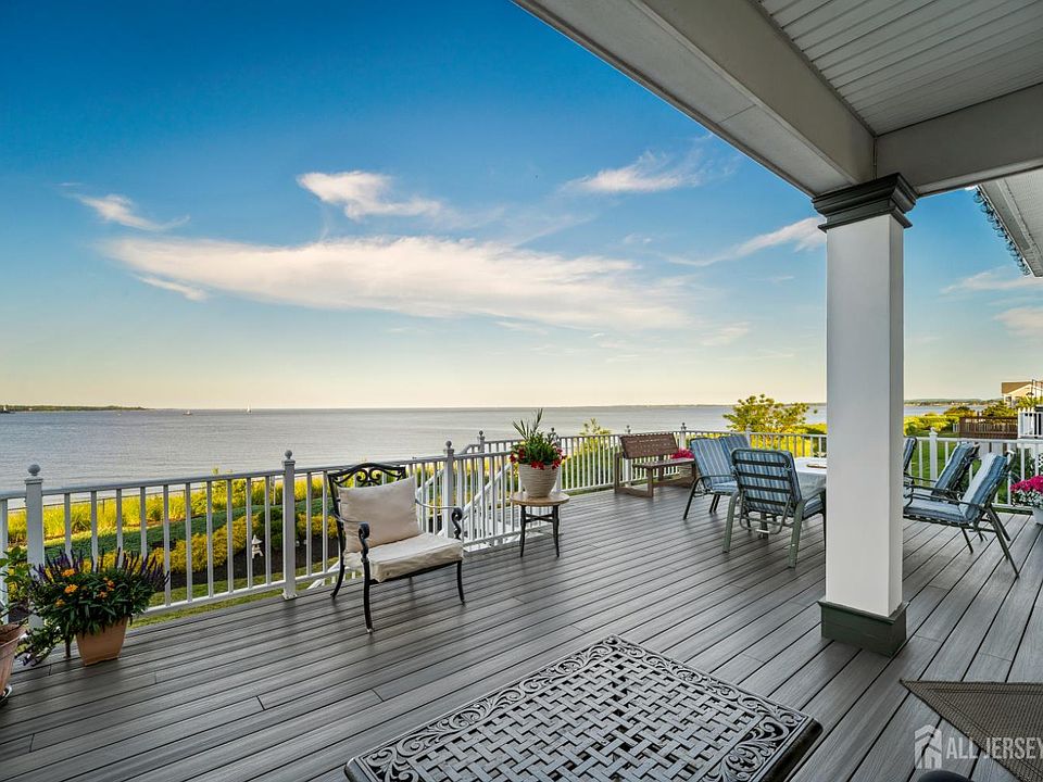 1st image of 23 Lighthouse Dr