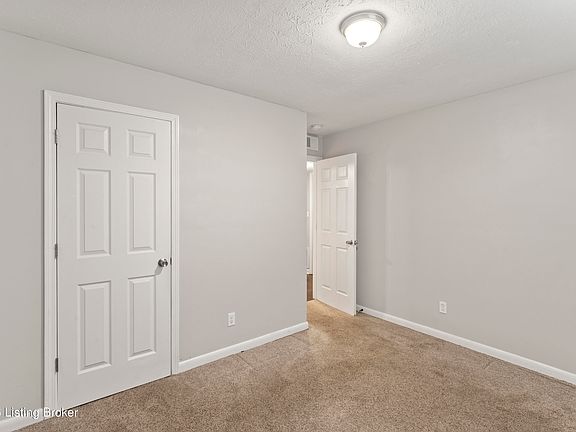 3rd image of 3217 Fordhaven Rd APT 5