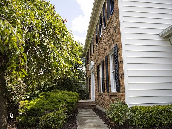 2nd image of 2512 Bayberry Ln