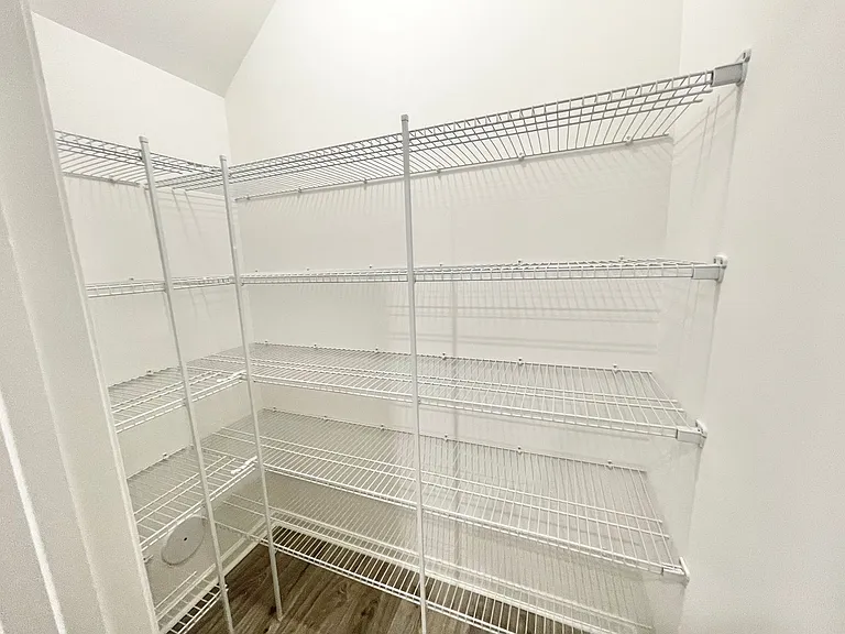 206 Grant St — Photo 5