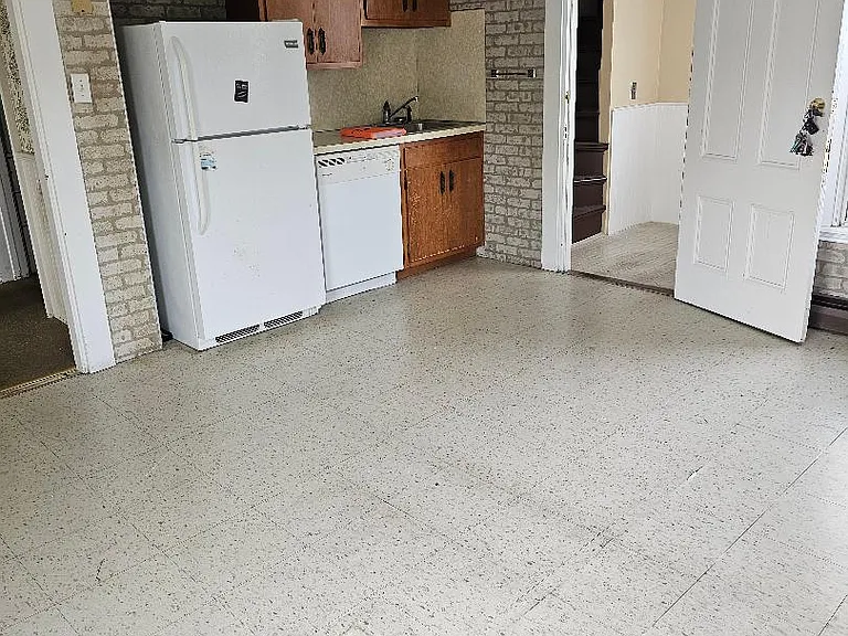145 Grove St #2 — Photo 2