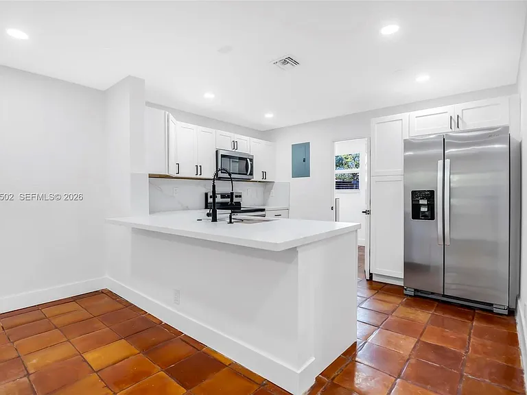 850 SW 12th Ct #850 — Photo 8