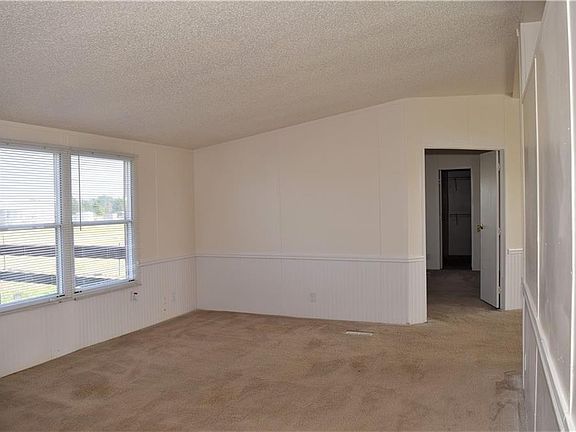 5th image of 151 SE County Road 3144