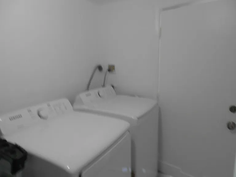 817 NW 30th Ct — Photo 15