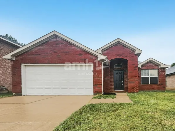 923 Plumeria Dr, Arlington, TX 76002