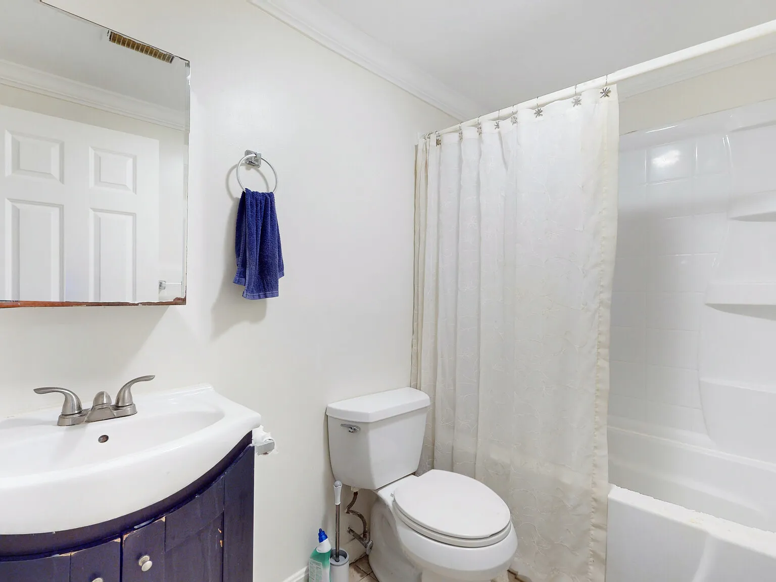 3 bed, 1100 sqft, $4,000 — Photo 4