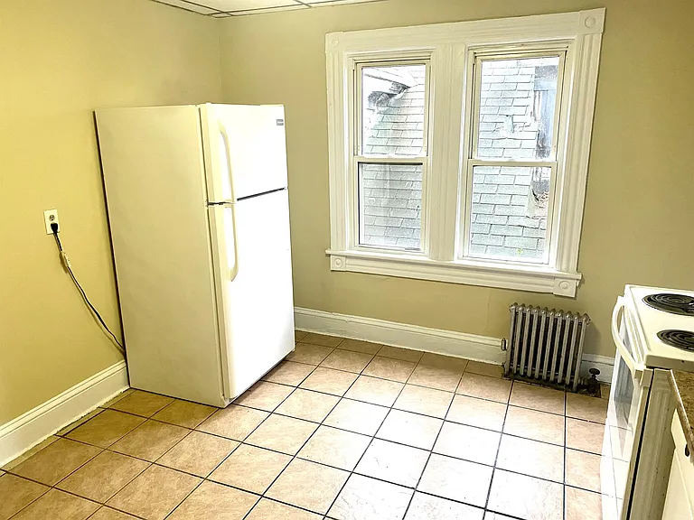 Kitchen 3 (Refrigerator)