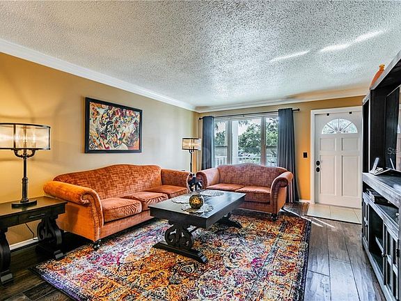 3rd image of 2449 Columbia Dr APT 27