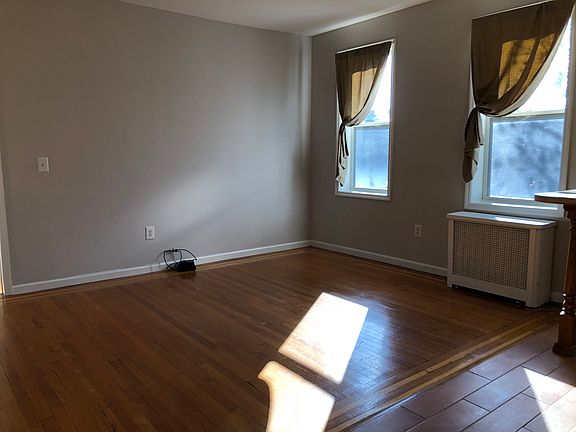 4th image of 19 Kensington Ave APT 305Q