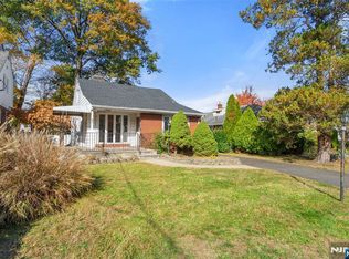 811 Summit Ave, Hackensack, NJ 07601