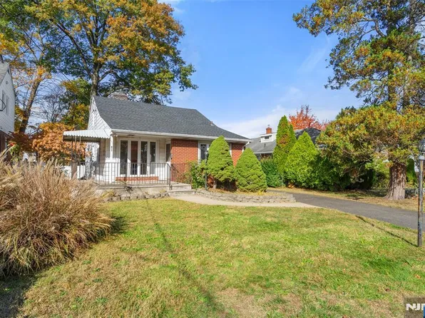 811 Summit Ave, Hackensack, NJ 07601