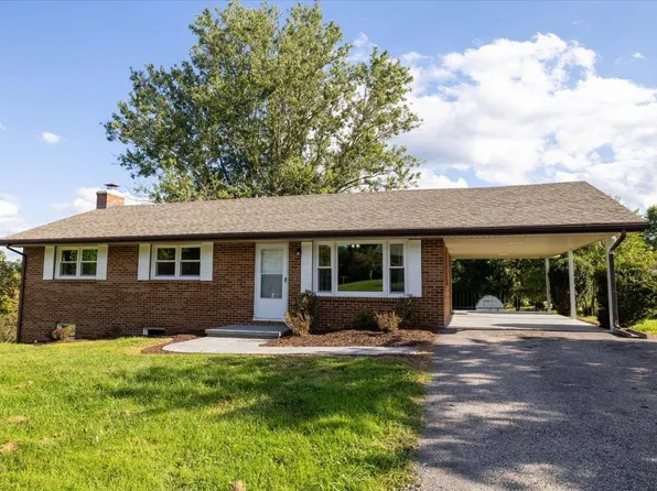 130 Greenway Dr, Christiansburg, VA 24073