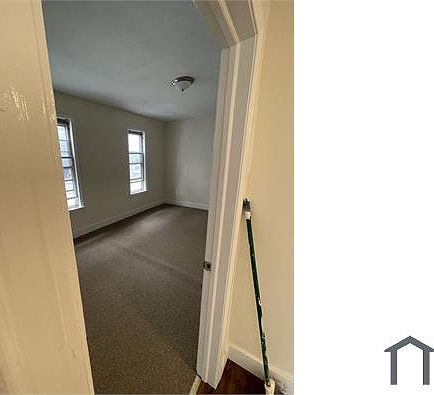 2nd image of 420 Pembroke St #2S