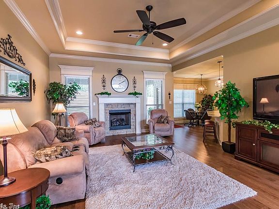 4th image of 2134 Avondale Dr