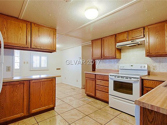 5th image of 1004 La Mesa Way