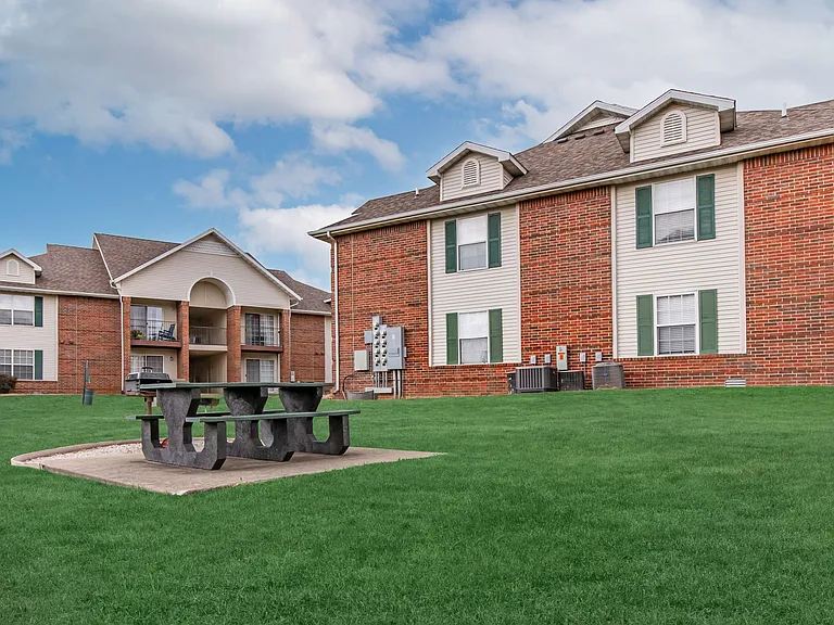 Hawthorn Suites Apartments