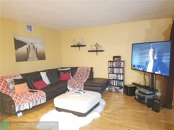 3rd image of 1066 Coral Club Dr #1066