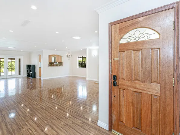 7007 Cantaloupe Ave, Van Nuys, CA 91405