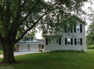 3571 Bankers Rd, Hillsdale, MI 49242