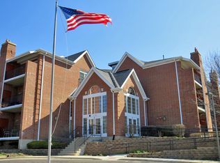 61 Hunt Club Dr, Saint Charles, IL 60174
