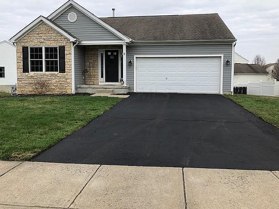 3rd image of 2205 Landcrest Dr