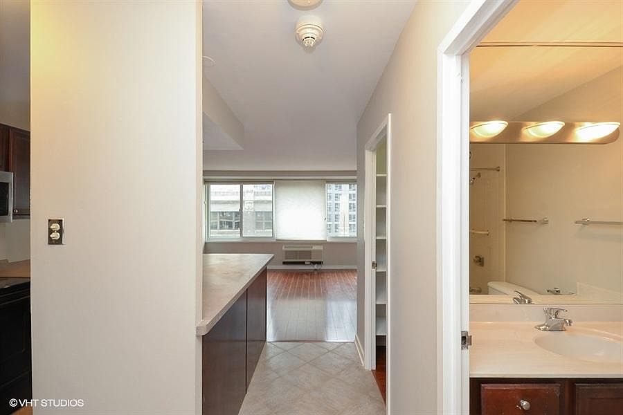 1st image of 211 E Ohio St Floor 10