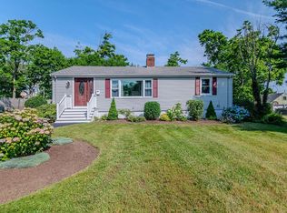 27 Trafalgar Ct, Weymouth, MA 02190