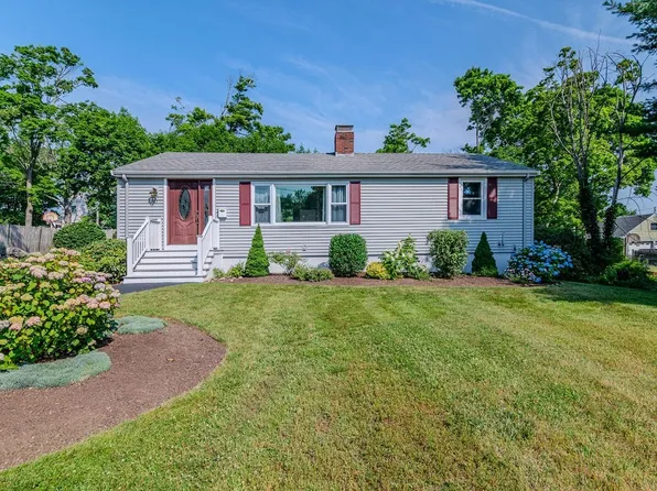 27 Trafalgar Ct, Weymouth, MA 02190