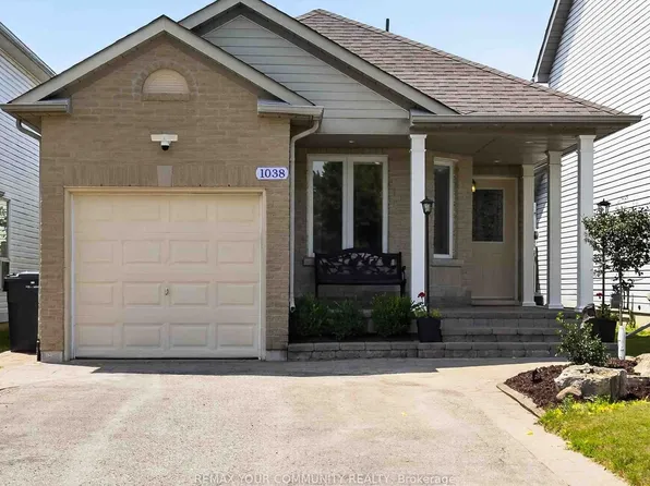 1038 Grandlea Ct, Oshawa, ON L1K 2N1