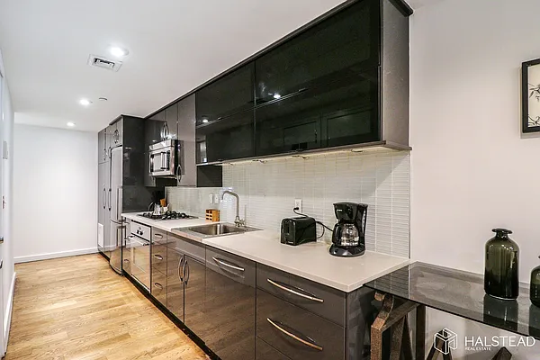 Rented by Halstead Real Estate | media 27