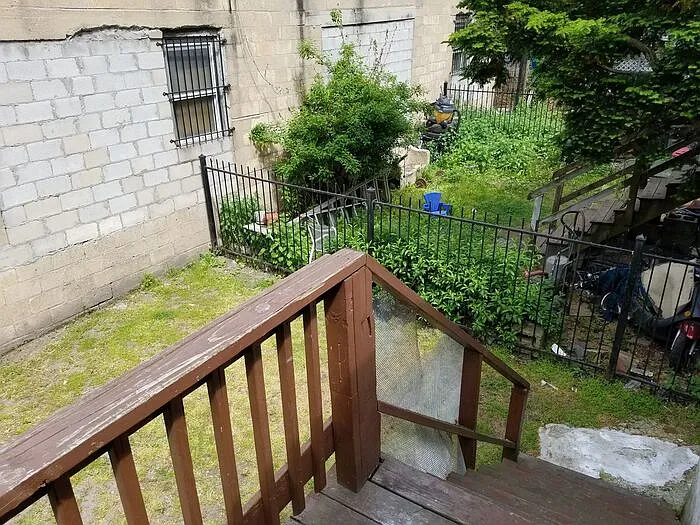 7 bed, 2.0 bath, $3,995 — Photo 1