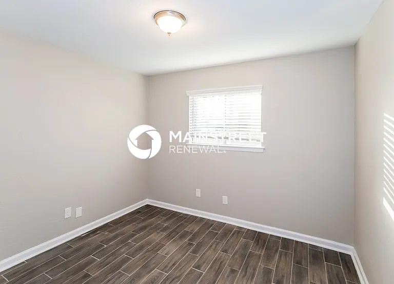 514 Stroud Ln — Photo 14