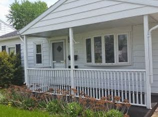 2425 9th Ave SW, Cedar Rapids, IA 52404