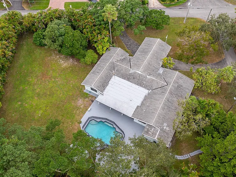 13401 SW 83rd Ave — Photo 73