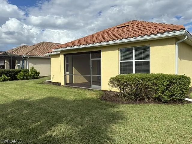 3 bed, 2.0 bath, 1901 sqft, $2,550 — Photo 2
