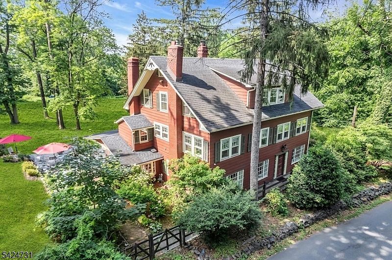 1st image of 2041 Raritan Rd