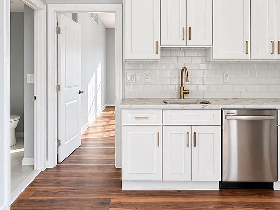 2nd image of 733 Anderson Ave #3