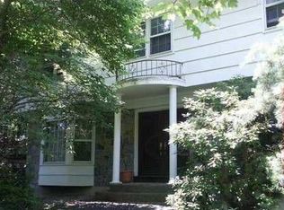 19 Wagon Wheel Dr, New City, NY 10956