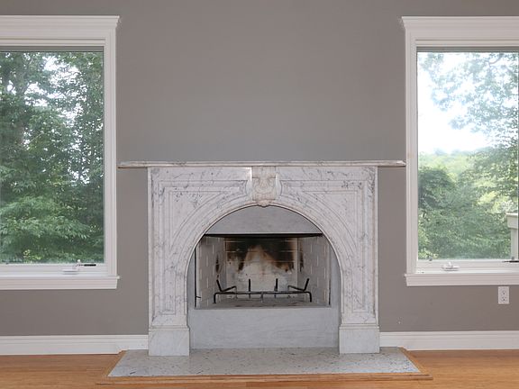 4th image of 916A Heritage Hls #A